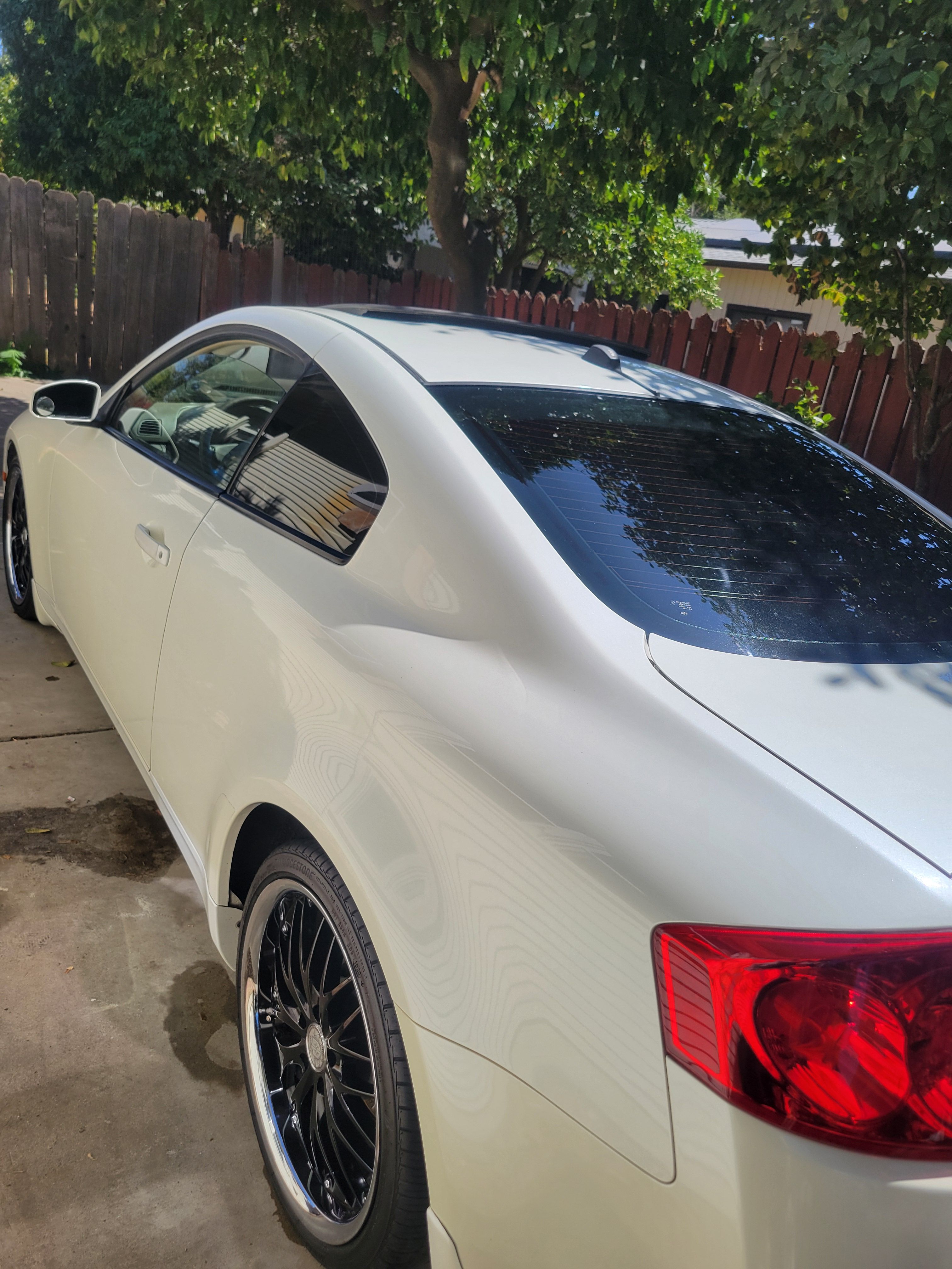 Used 2004 INFINITI G35 Coupe w/ Premium Pkg RWD image 2