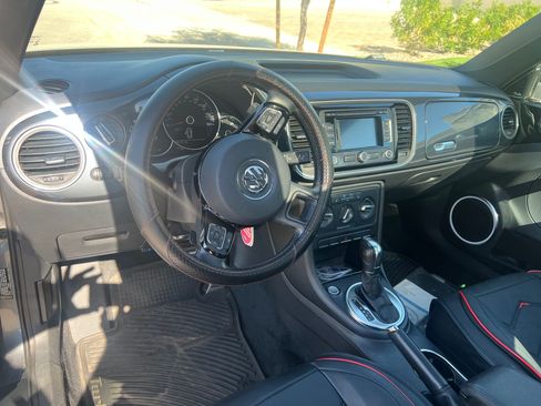 Used 2012 Volkswagen Beetle Turbo image 2