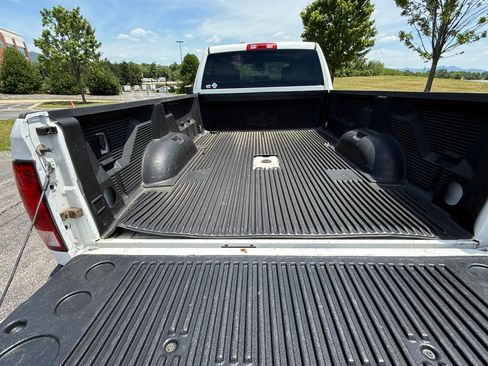 Used 2015 RAM 3500 Tradesman w/ Chrome Appearance Group RWD image 16