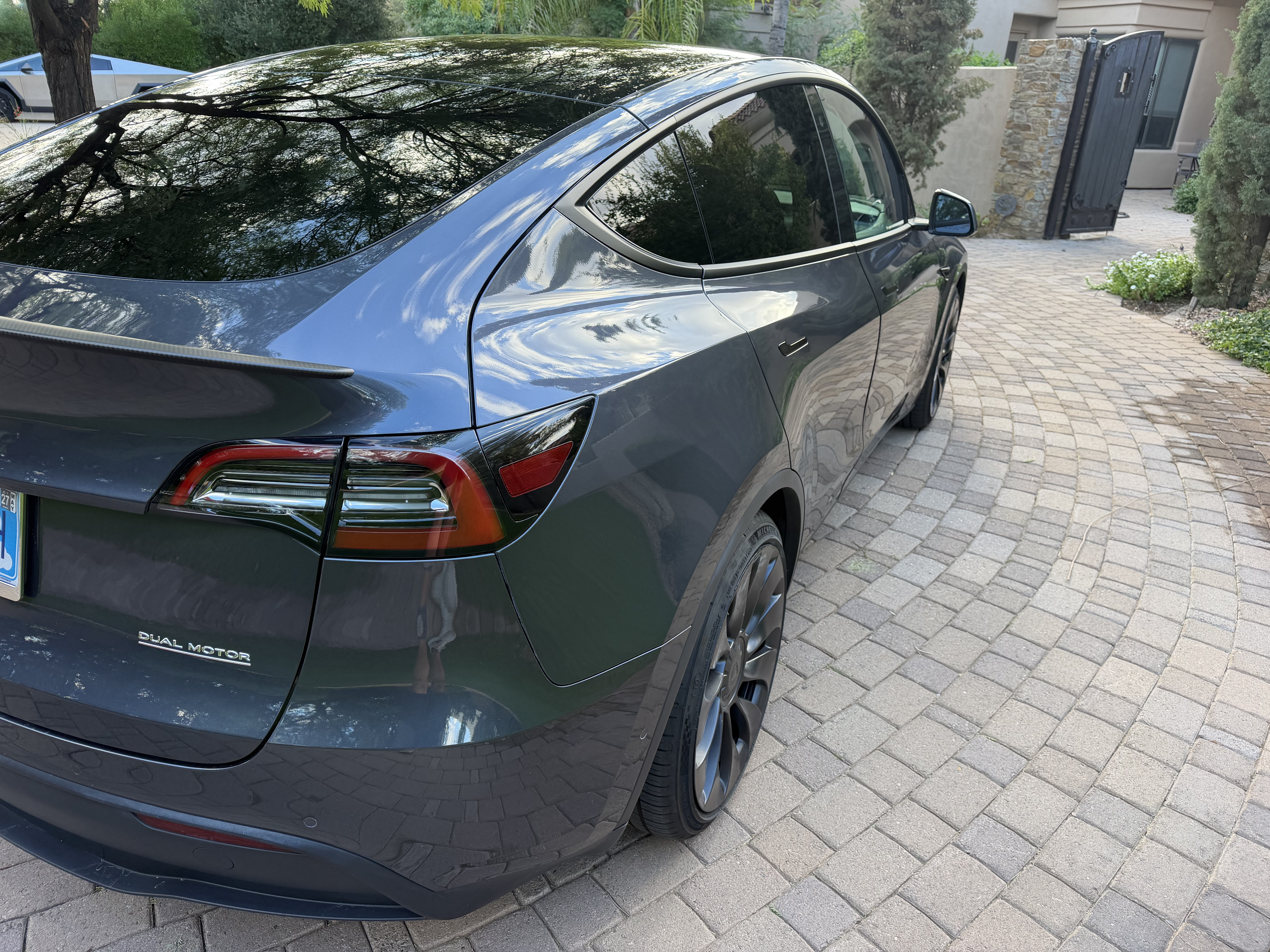 Used 2022 Tesla Model Y Performance AWD/4WD image 2