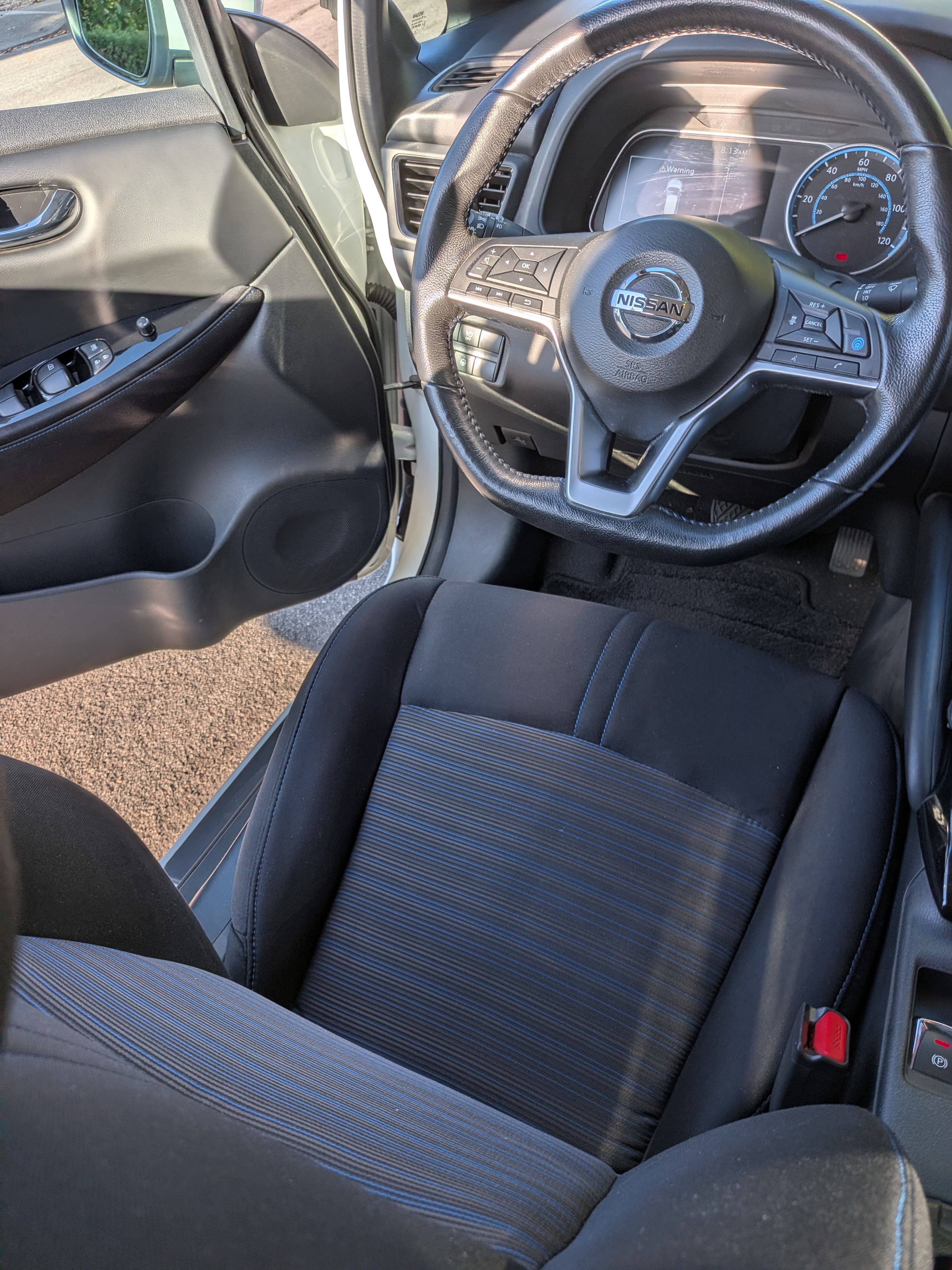 Used 2021 Nissan Leaf SV w/ SV Technology Package FWD image 9