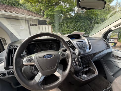 Used 2017 Ford Transit 350 XLT RWD image 13