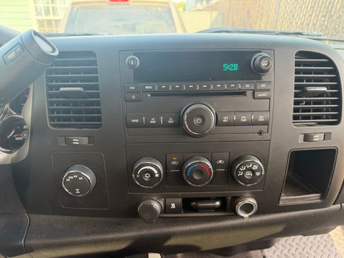 Used 2010 Chevrolet Silverado 1500 LT w/ Power Pack Plus image 2