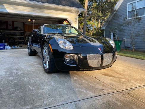 Used 2008 Pontiac Solstice GXP w/ Premium Package RWD image 8