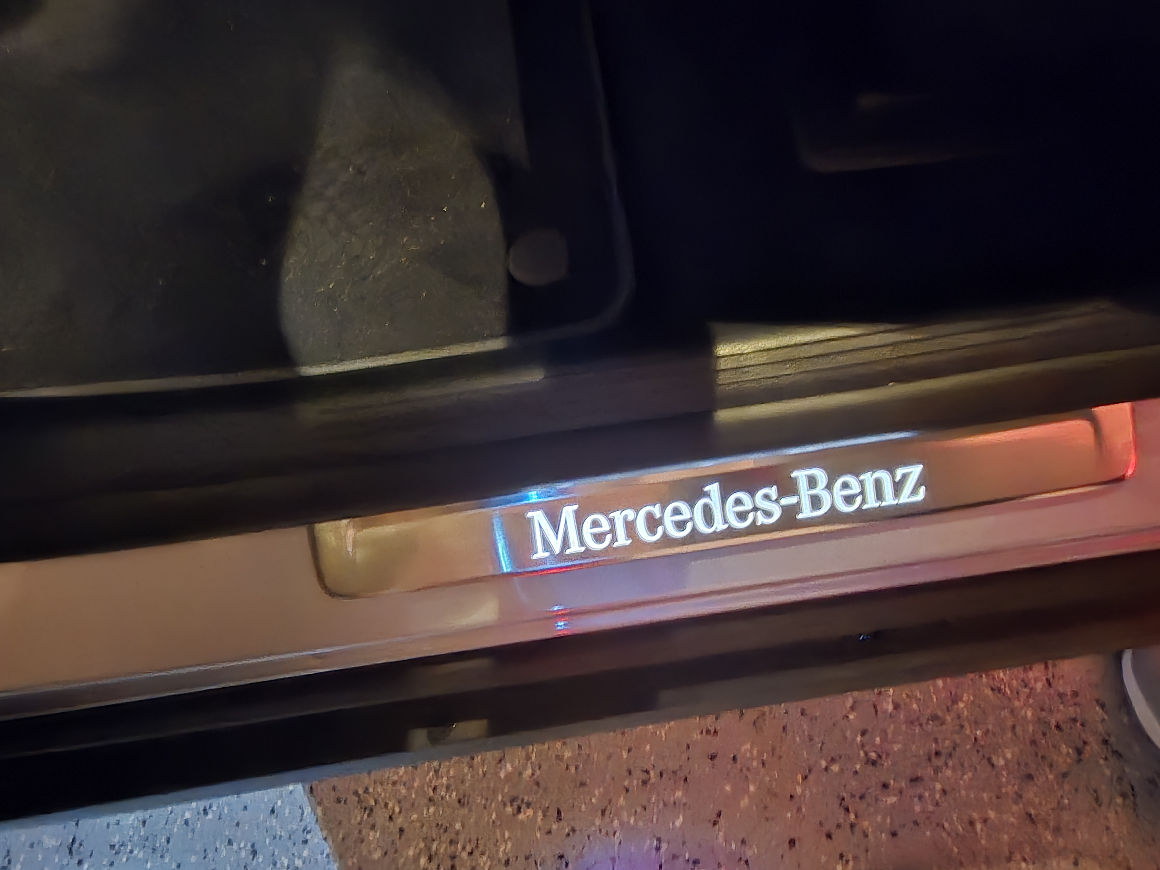 Used 2024 Mercedes-Benz GLC 300 4MATIC image 8