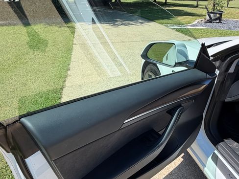 Used 2023 Tesla Model 3 Standard Range RWD image 6