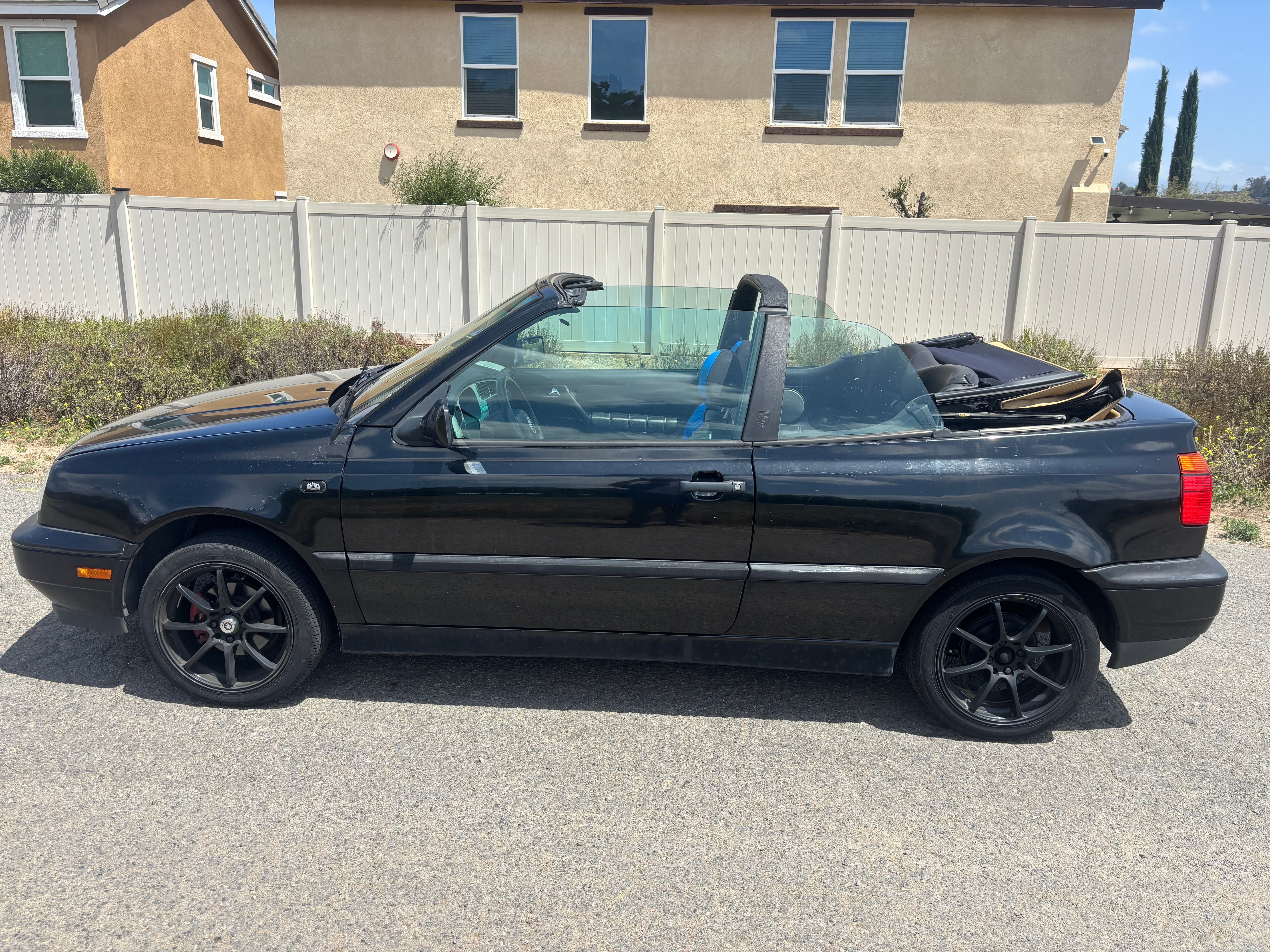 Used 1996 Volkswagen Cabrio FWD image 1