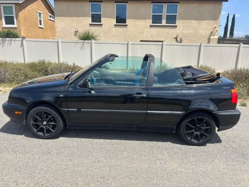 Used 1996 Volkswagen Cabrio FWD image 1