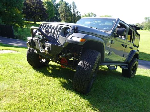 Used 2019 Jeep Wrangler Unlimited Sport S AWD/4WD image 2