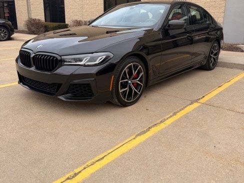 Used 2023 BMW 540i xDrive w/ Executive Package image 2