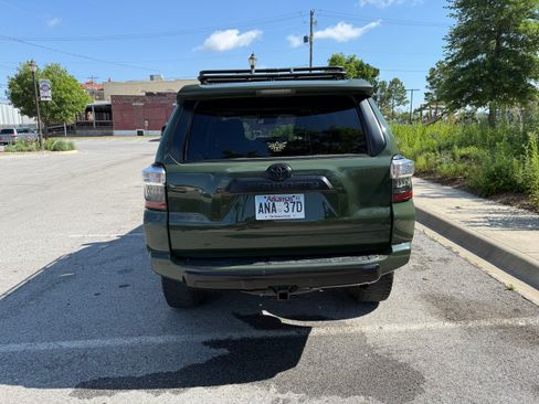 Used 2022 Toyota 4Runner TRD Off-Road Premium AWD/4WD image 8