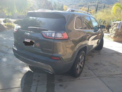 Used 2019 Jeep Cherokee Limited image 12