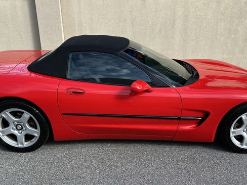 Used 1999 Chevrolet Corvette Convertible w/ Memory Pkg image 17