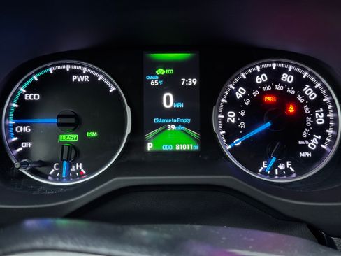 Used 2021 Toyota RAV4 XLE Premium AWD/4WD image 12
