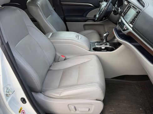 Used 2015 Toyota Highlander Limited Platinum AWD/4WD image 21