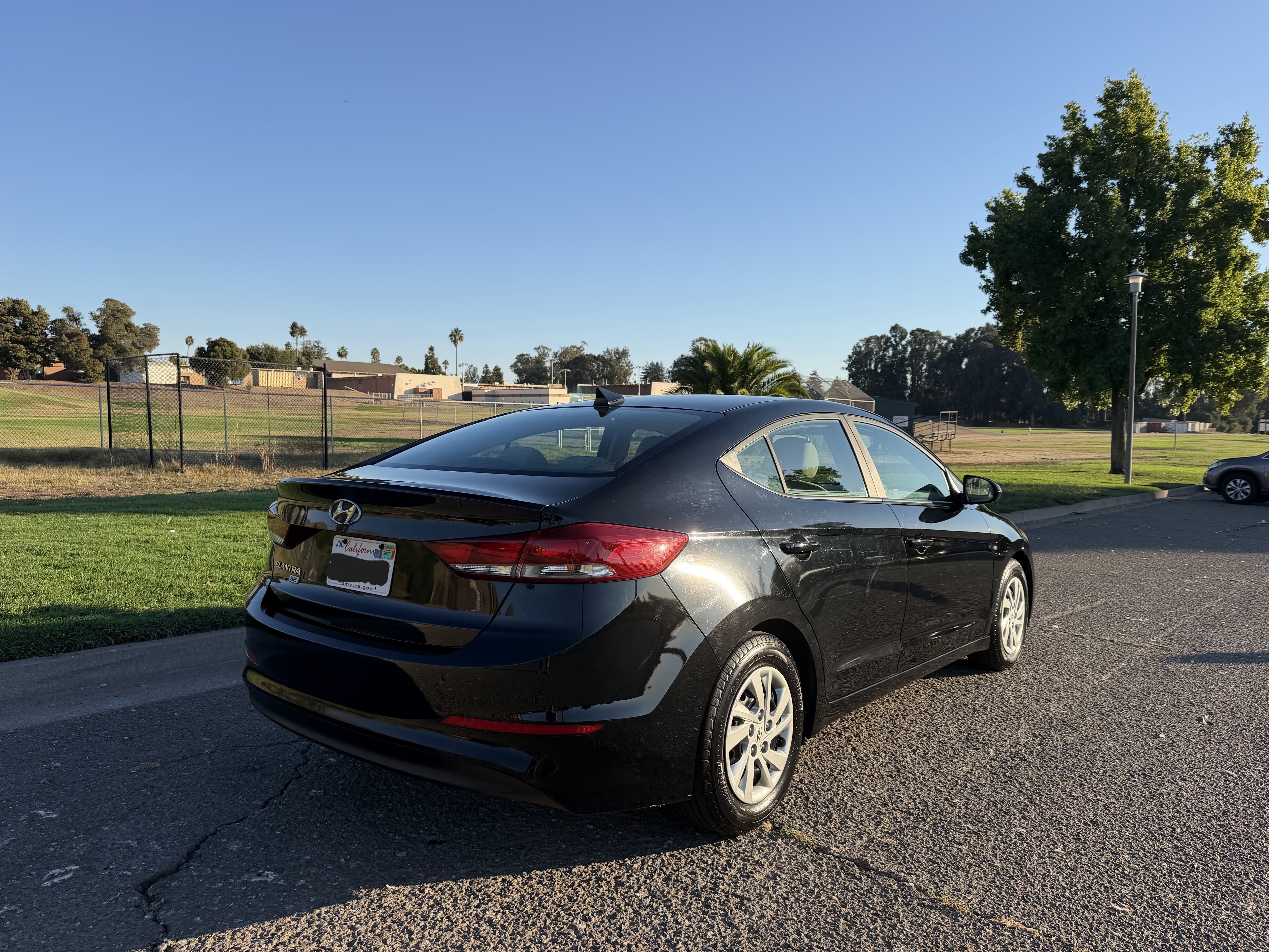 Used 2017 Hyundai Elantra SE FWD image 9