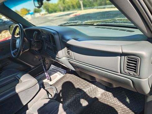 Used 2002 Chevrolet Silverado 1500 LS w/ Electrical Convenience Pkg image 16