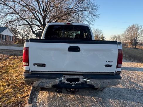 Used 2004 Ford F250 Lariat image 12