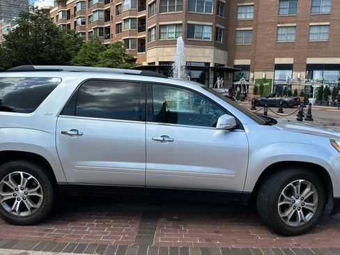 Used 2014 GMC Acadia SLT FWD image 4