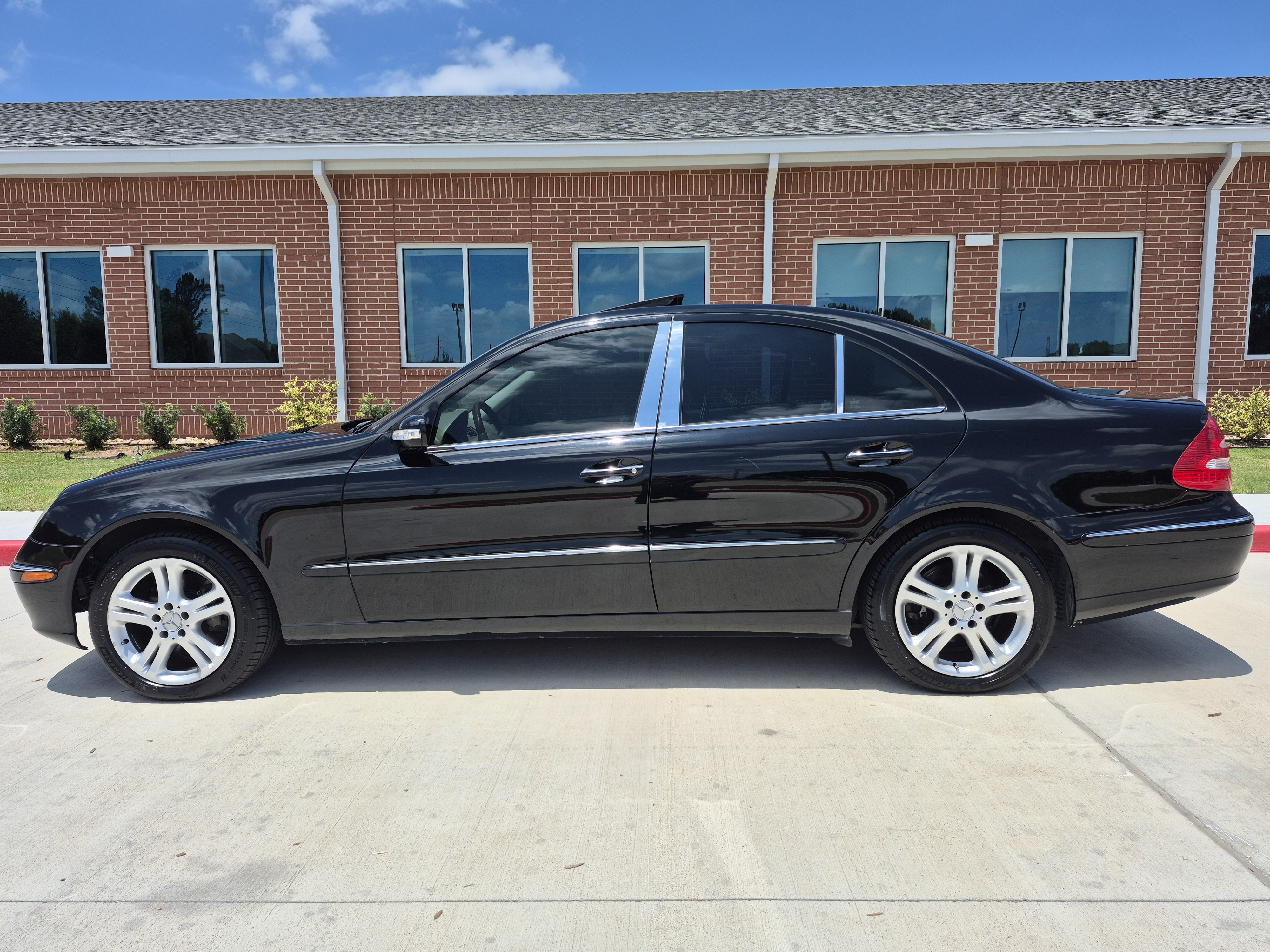 Used 2005 Mercedes-Benz E 500 Sedan image 1