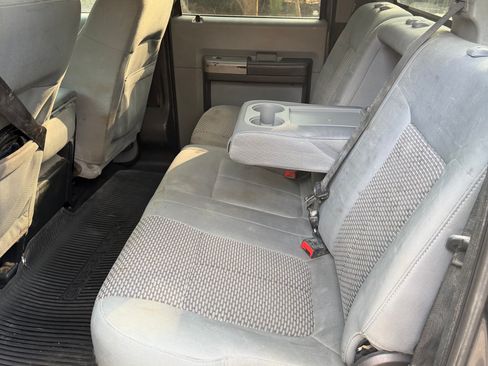 Used 2015 Ford F350 XLT w/ XLT Interior Package image 10