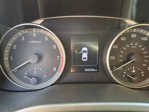 Used 2017 Hyundai Elantra Limited image 11