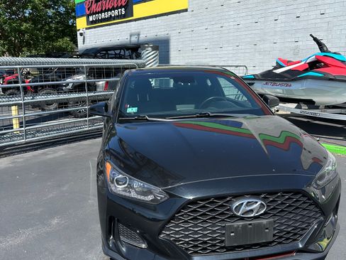 Used 2019 Hyundai Veloster Turbo R-Spec image 2
