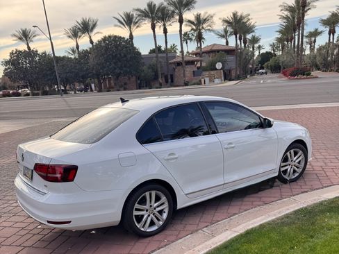 Used 2017 Volkswagen Jetta SEL image 6