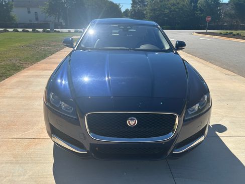 Used 2016 Jaguar XF Prestige RWD image 8