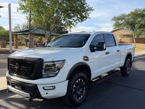 Used 2021 Nissan Titan PRO-4X w/ Pro-4x Convenience Package image 1