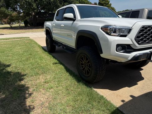 Used 2021 Toyota Tacoma TRD Off-Road RWD image 5