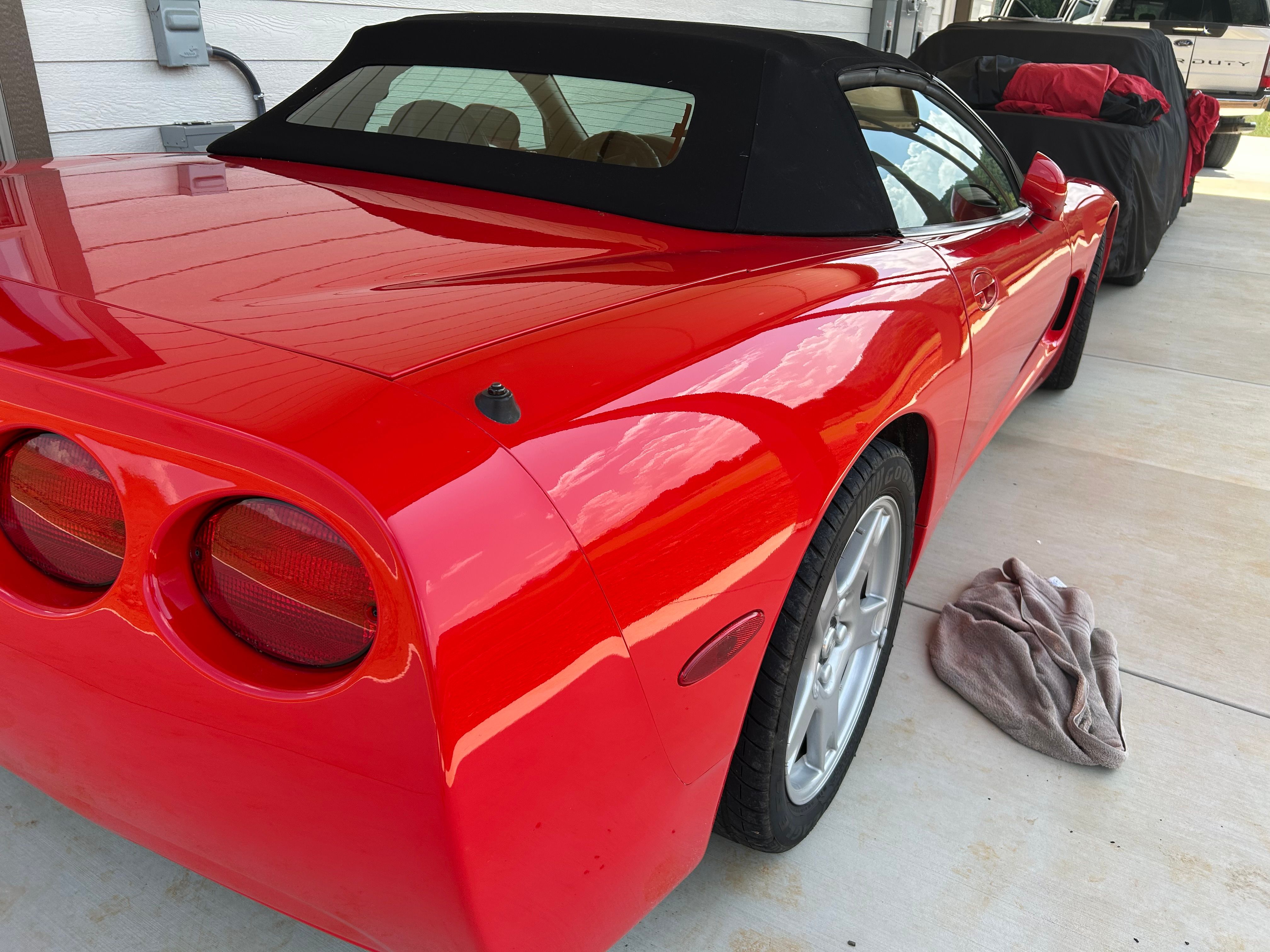 Used 1998 Chevrolet Corvette Convertible w/ Memory Pkg RWD image 21
