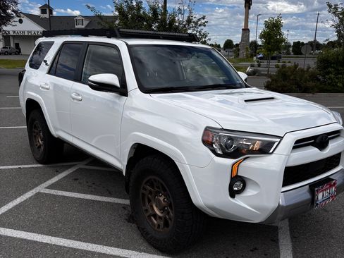 Used 2023 Toyota 4Runner TRD Off-Road Premium w/ Moonroof Package AWD/4WD image 1