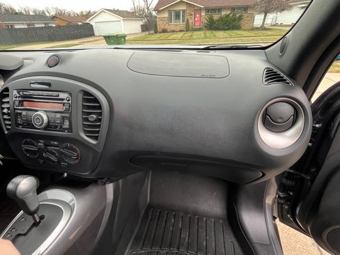 Used 2014 Nissan Juke S image 2