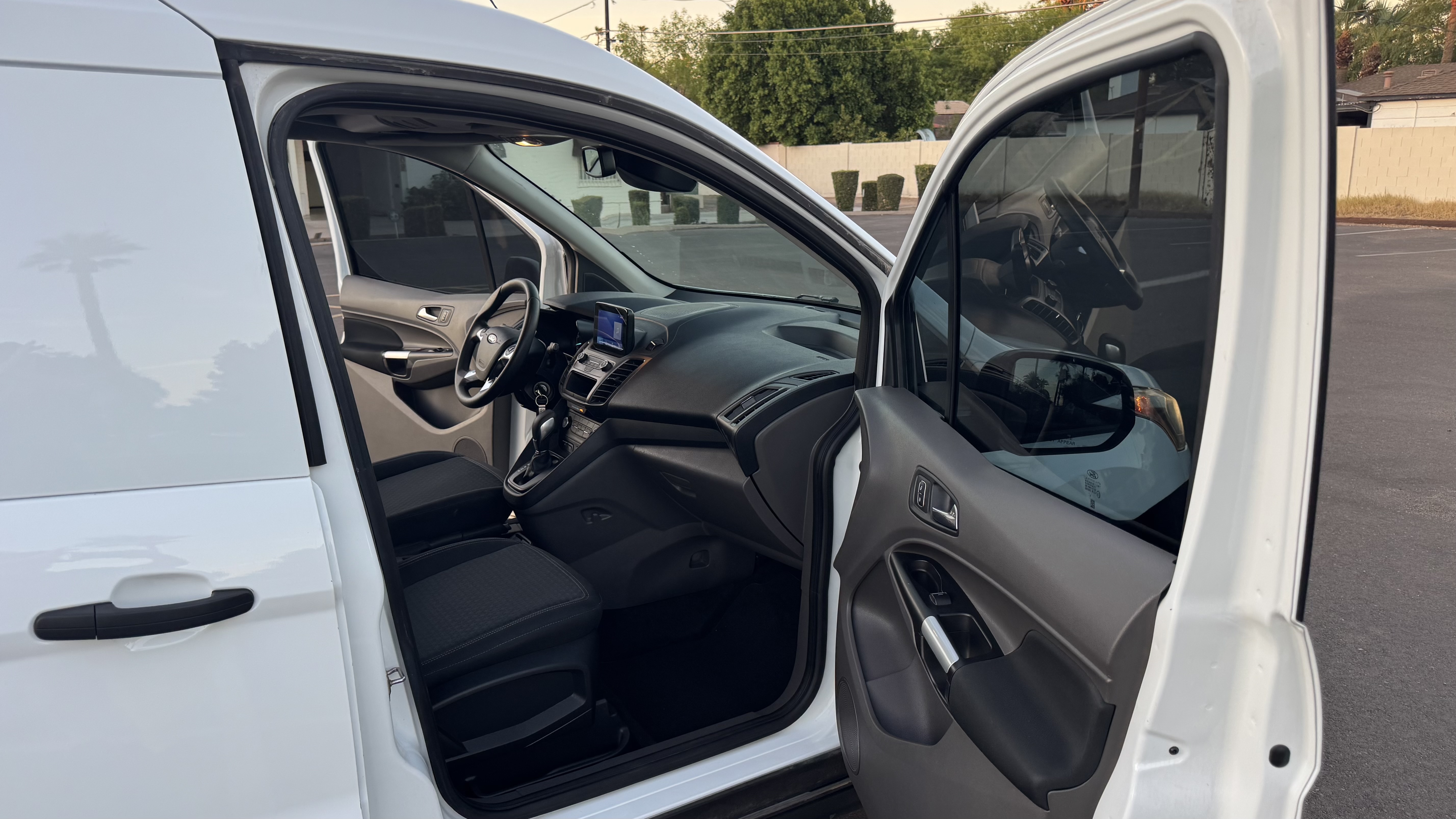 Used 2020 Ford Transit Connect XLT FWD image 14