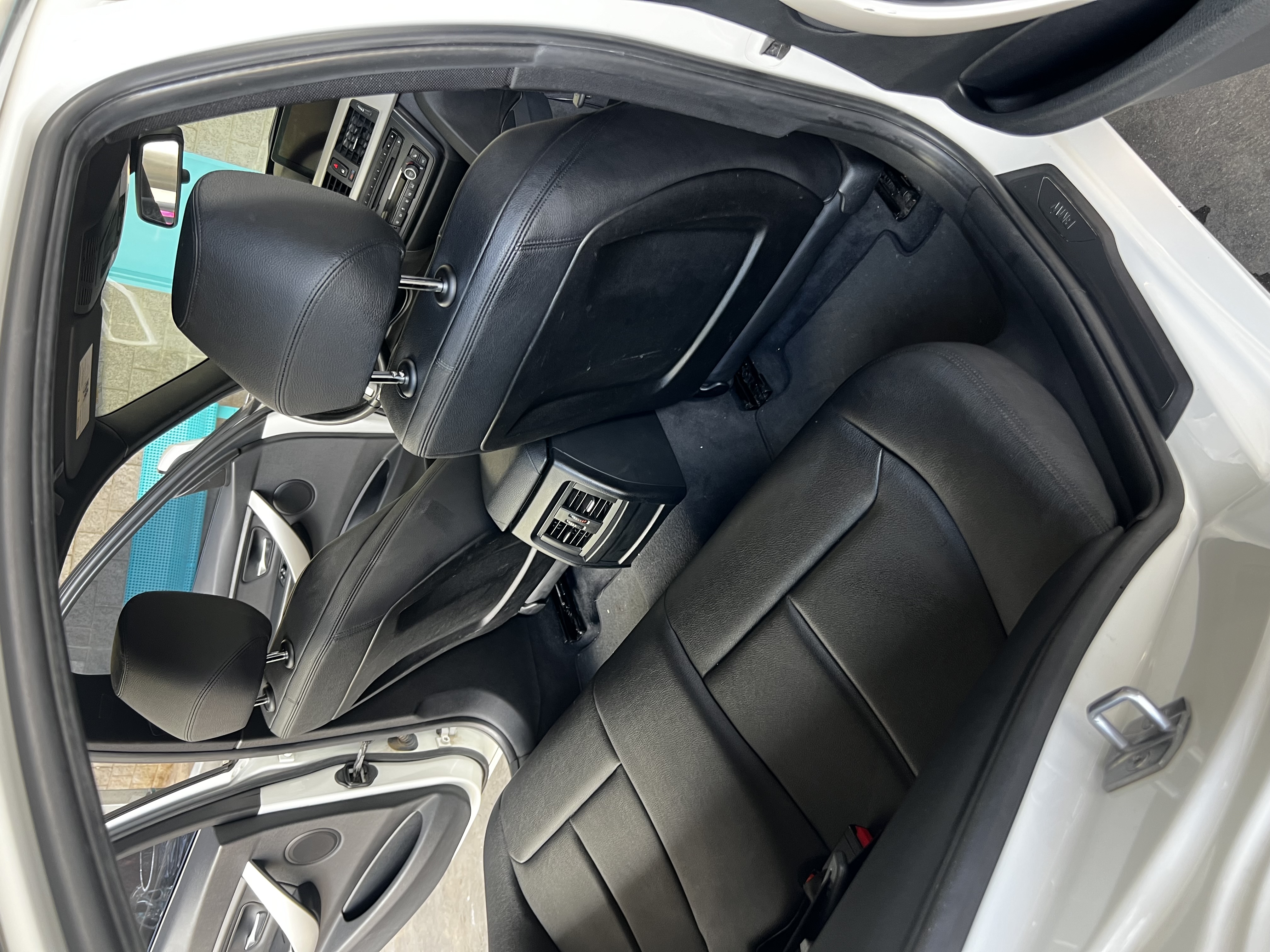 Used 2015 BMW 320i Sedan RWD image 8