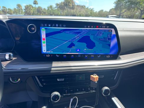 Used 2025 Chevrolet Tahoe LT w/ Comfort Package image 11