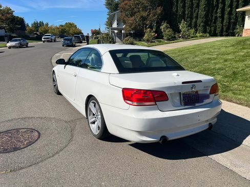Used 2008 BMW 335i Convertible image 5