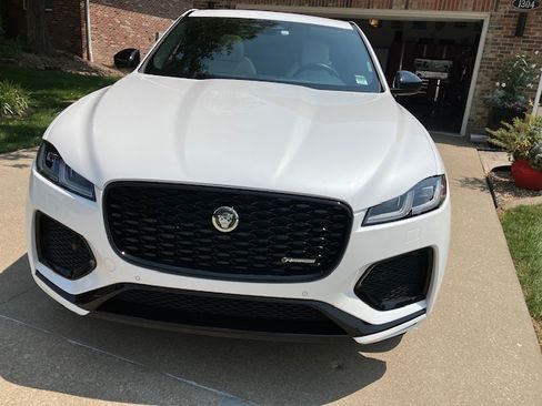 Used 2025 Jaguar F-PACE R-Dynamic S AWD/4WD image 2