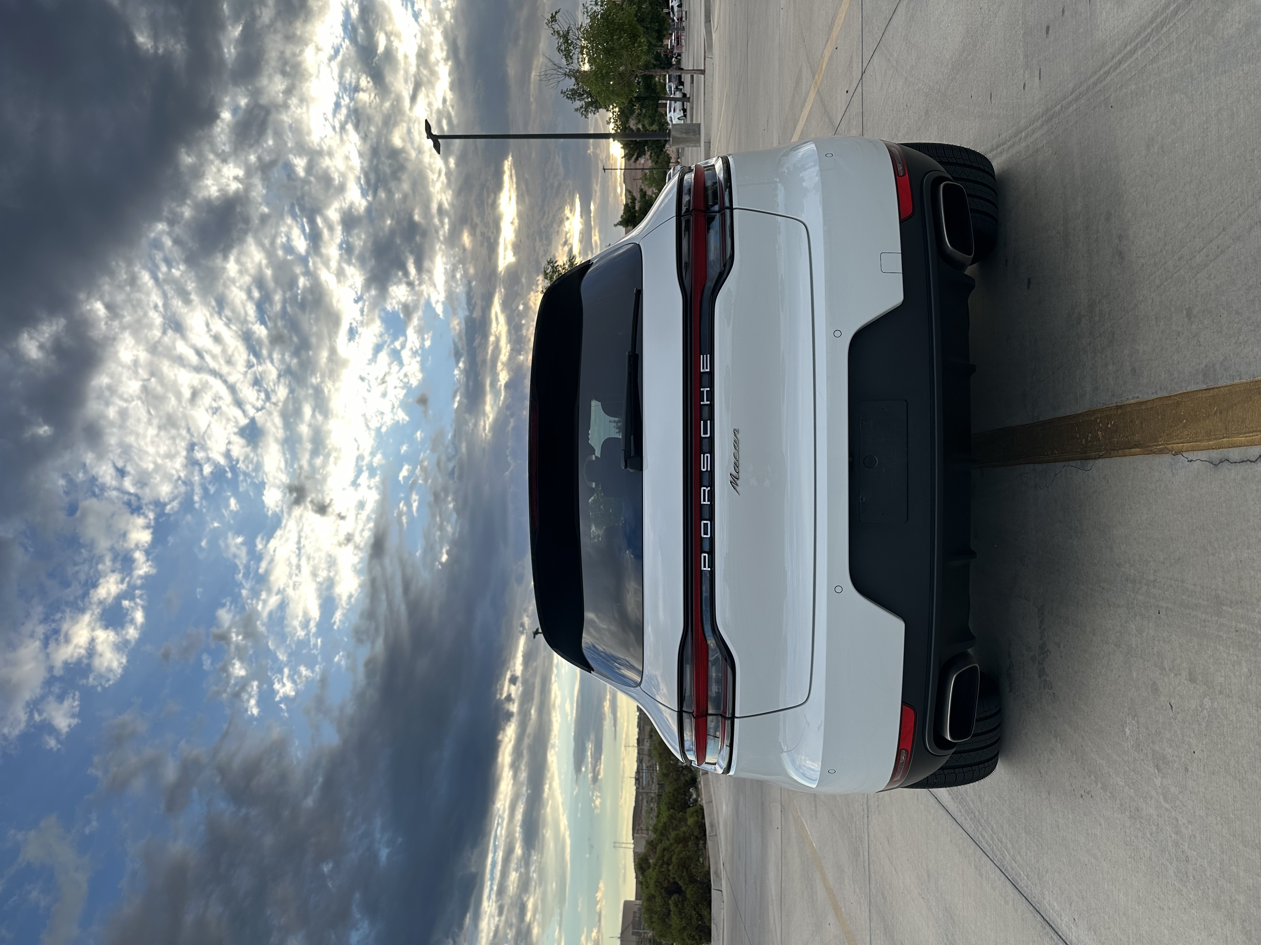 Used 2020 Porsche Macan AWD/4WD image 8