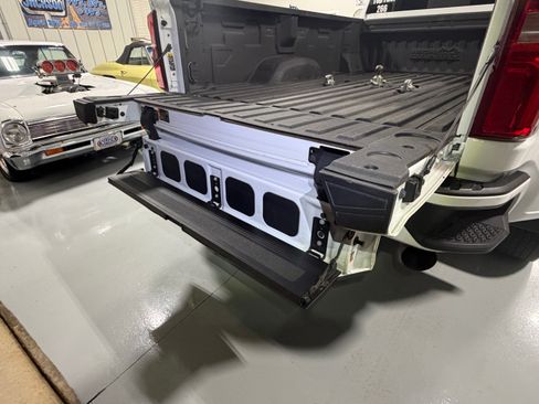 Used 2022 Chevrolet Silverado 3500 High Country image 26