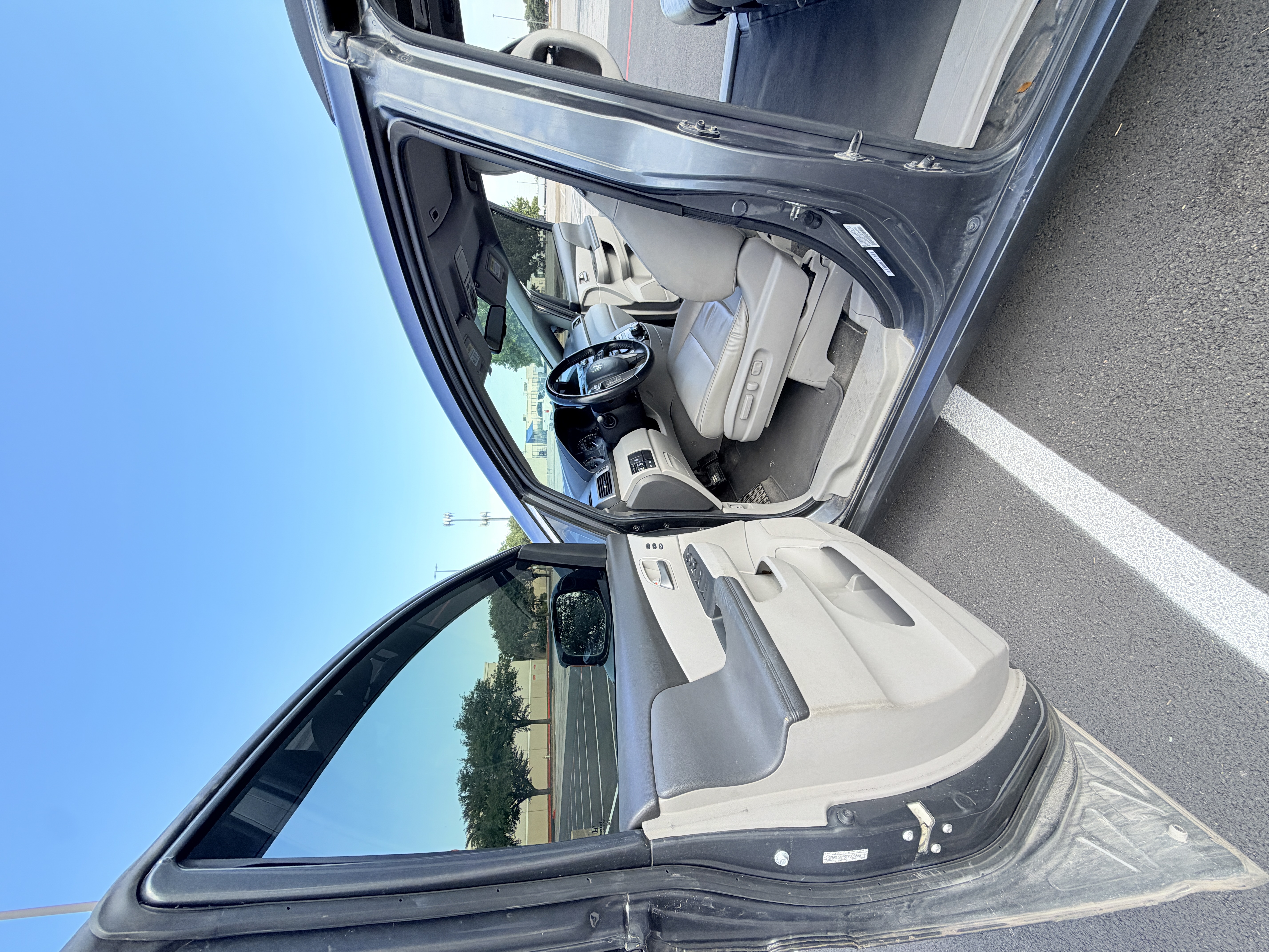 Used 2012 Honda Odyssey Touring image 2