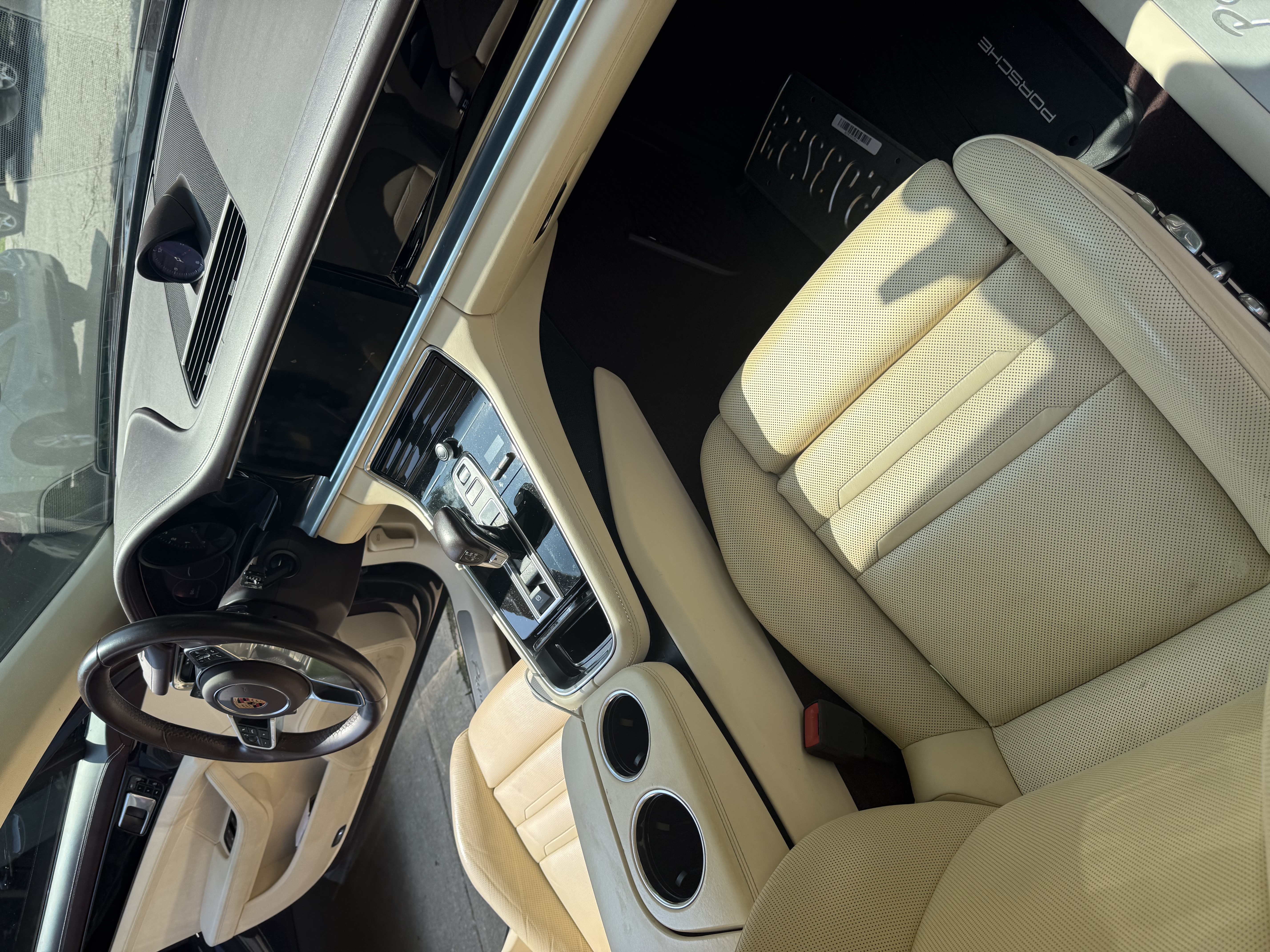 Used 2019 Porsche Panamera 4 AWD/4WD image 5