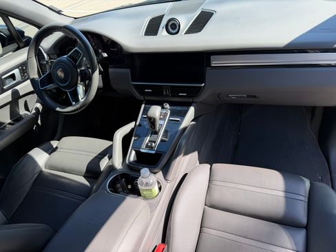Used 2019 Porsche Cayenne AWD/4WD image 11