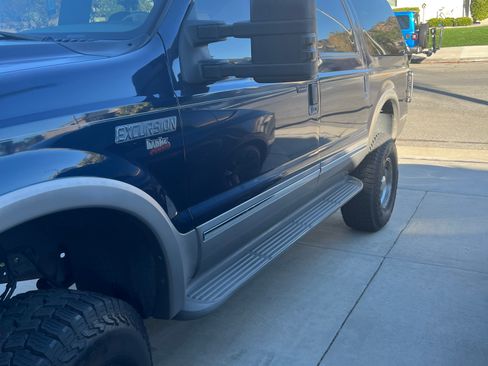 Used 2002 Ford Excursion XLT image 9