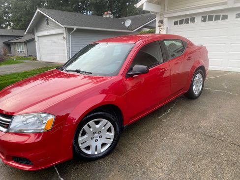 Used 2014 Dodge Avenger SE image 4