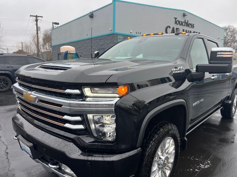 Used 2022 Chevrolet Silverado 2500 High Country w/ Technology Package image 6