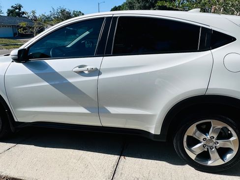 Used 2016 Honda HR-V EX image 11