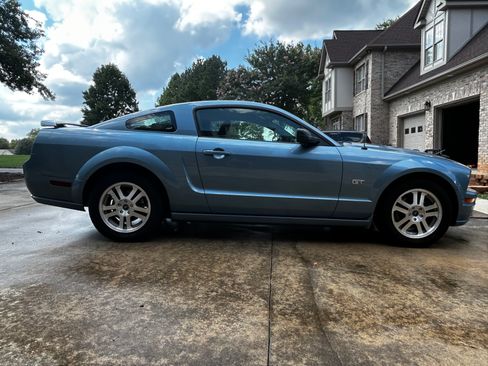 Used 2005 Ford Mustang GT RWD image 5