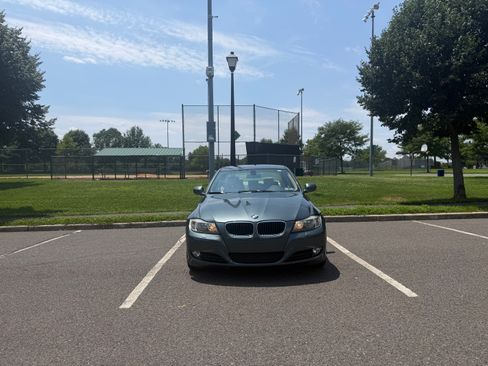 Used 2009 BMW 328i xDrive Sedan AWD/4WD image 2